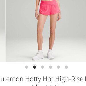 Lululemon Hotty Hot 2.5 HR, Size 6